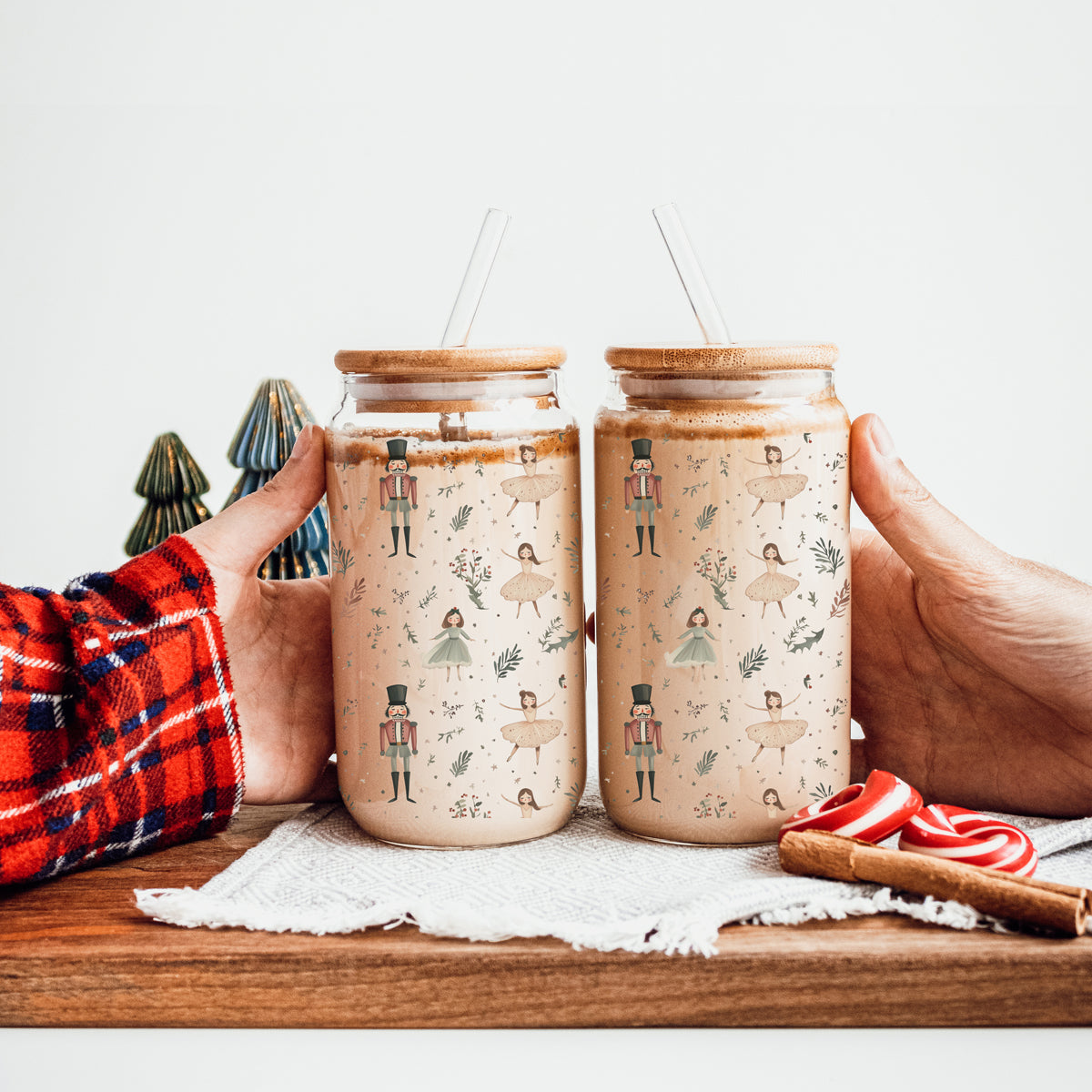 Pastel Christmas glass tumbler - Nutcracker soldiers and ballet design
Reusable Christmas tumbler with straw - Nutcracker and ballerina holiday cup in bulk