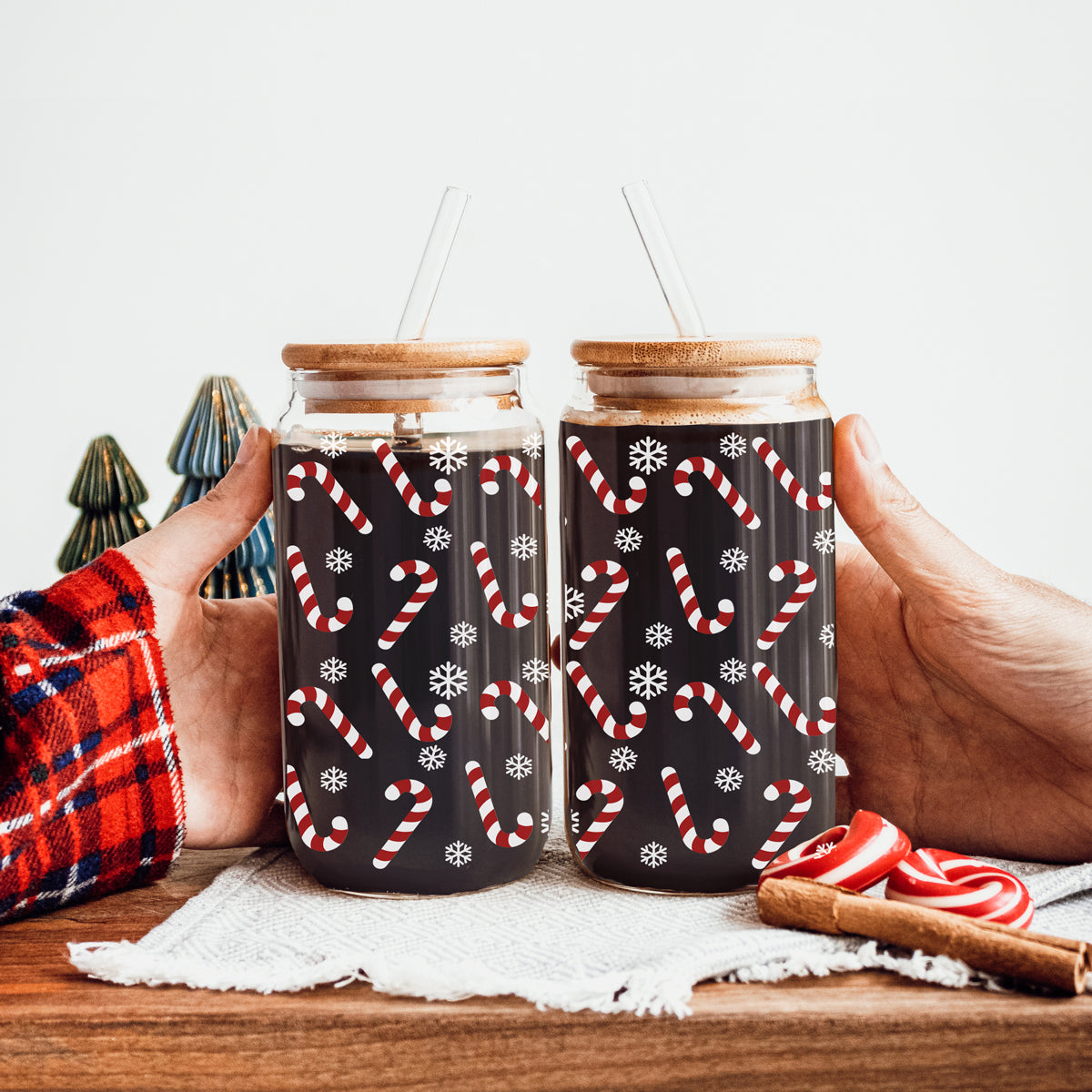 Christmas kitchen gift – glass tumbler for coffee, cocoa, or hot chocolate
Holiday coffee bar decor – candy cane and snowflake 17oz glass cup