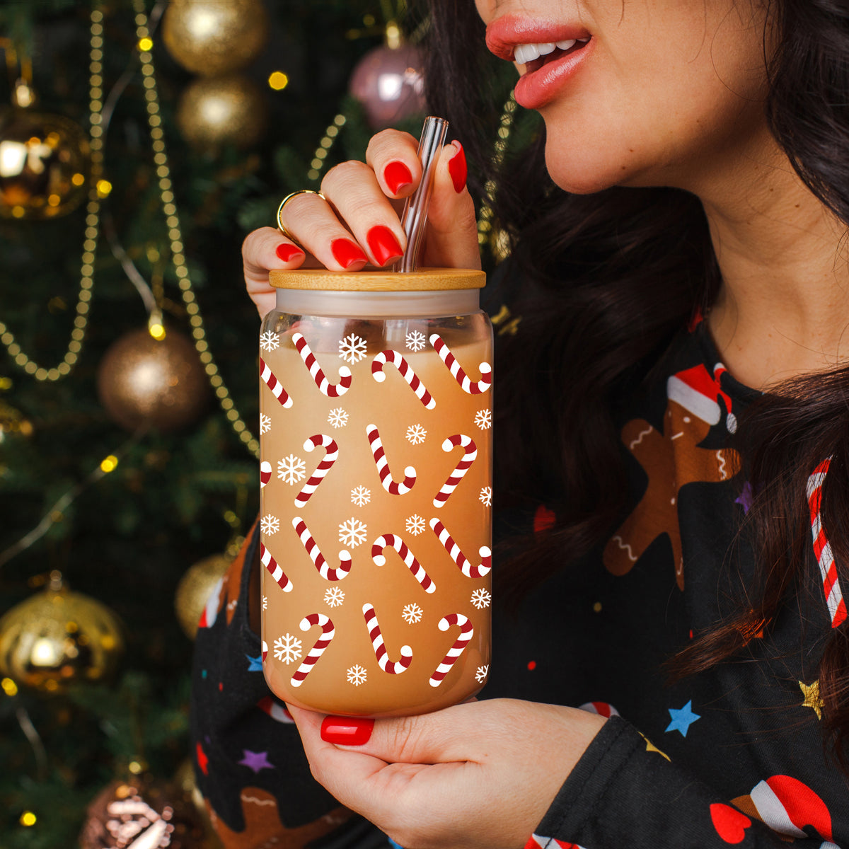 Christmas coffee mug gift – reusable glass tumbler for coffee lovers
Festive holiday coffee cup – 17oz glass tumbler with bamboo lid