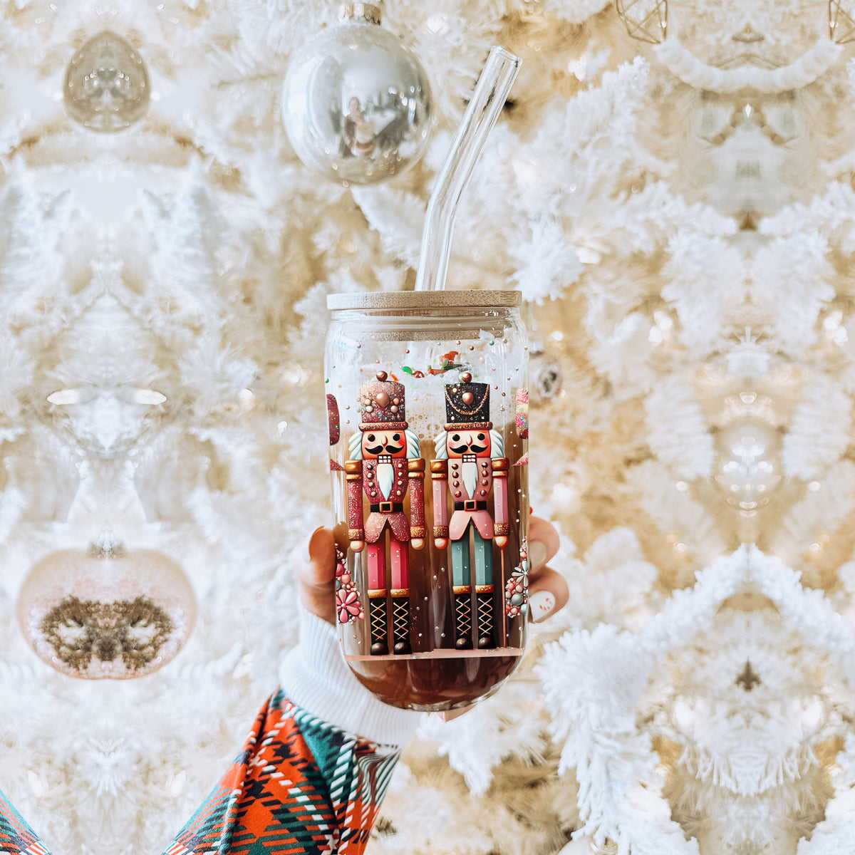 Christmas kitchen decor glass cup 17oz - Nutcracker boho floral holiday tumbler with straw - Pink teal glitter drinkware
Glitter and sequin Christmas tumbler - 17oz glass cup with bamboo lid and straw