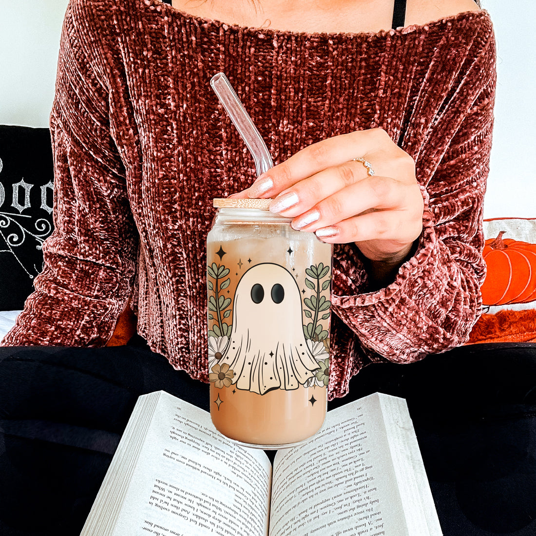 Garden ghost pattern tumbler
Floral halloween design cup
Cottage ghost illustration
Mushroom witch aesthetic glass