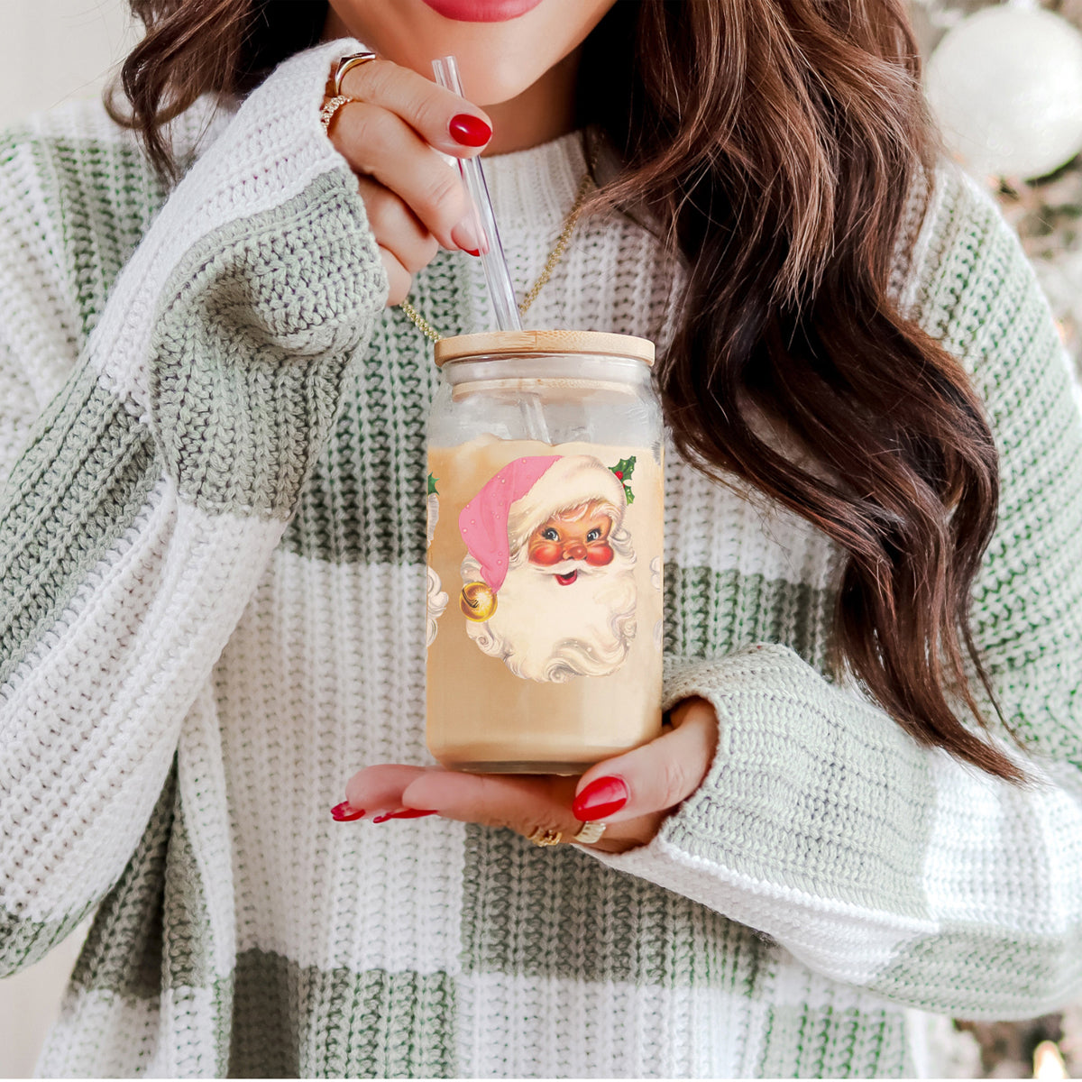 Retro Santa tumbler - 17oz glass Christmas cup with bamboo lid and straw
Pink Christmas gifts vintage Santa glass tumbler 17oz - Holiday pink hat retro drinkware bamboo lid straw