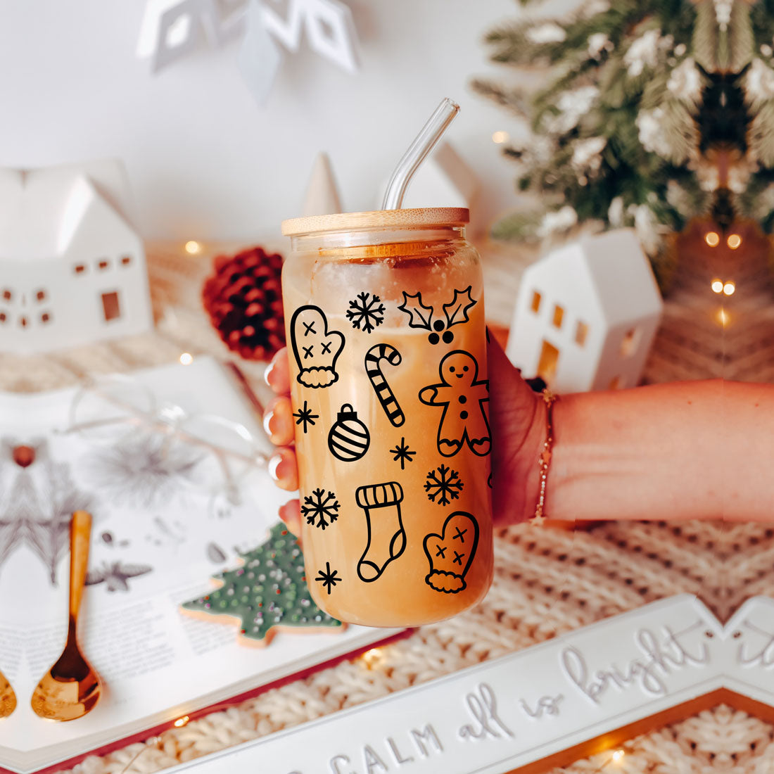 Cute Christmas Cups for kids with straws
Glass christmas tree cup with straw
christmas tree cup stack
christmas tree cup
christmas tree mug with lid